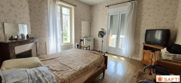 Hyper centre de Fismes - 5 chambres - Stationnements privatifs extérieurs