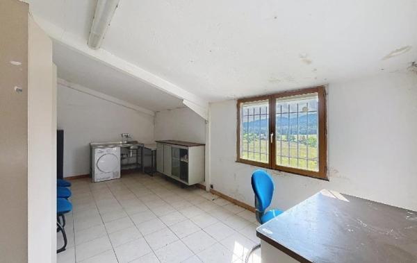 Vente Local commercial Local Peyroules   