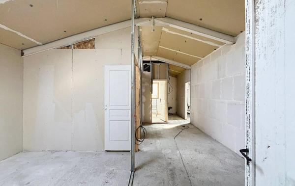 Vente Local commercial Local Peyroules   