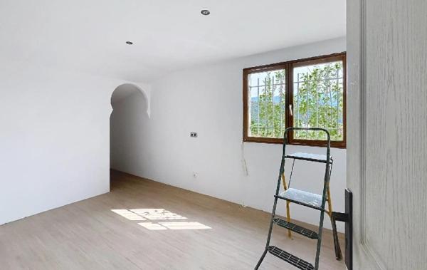 Vente Local commercial Local Peyroules   