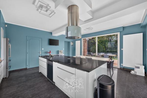 maison familiale rénovée avec sous-sol complet