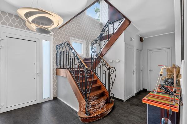 maison familiale rénovée avec sous-sol complet