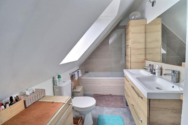 Maison familiale moderne, 3 chambres avec jardin sur Gainneville