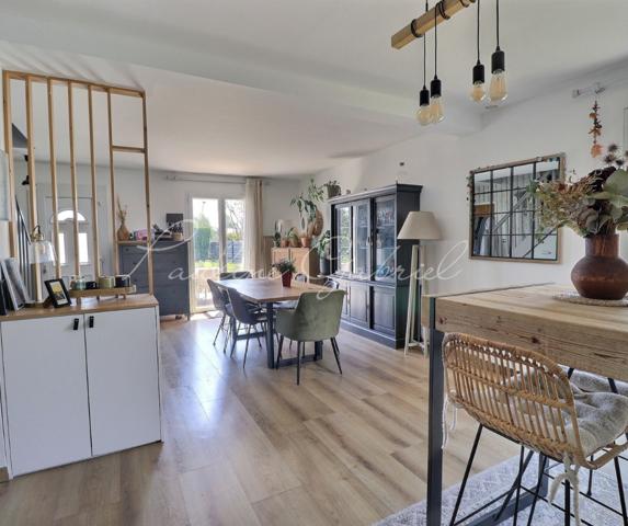 Maison familiale moderne, 3 chambres avec jardin sur Gainneville