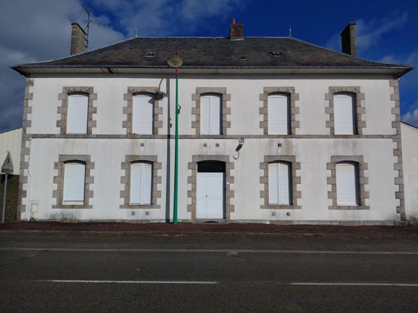 Immeuble à COUPTRAIN, 53250 - 200m²