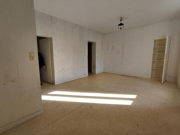 Immeuble à COUPTRAIN, 53250 - 200m²