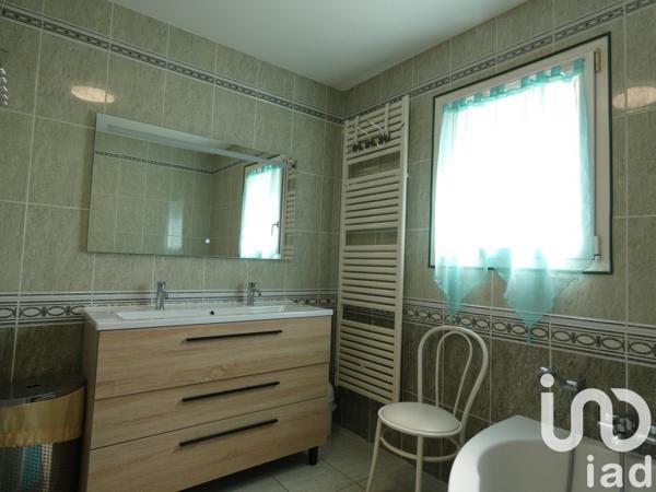 Maison traditionnelle 4 pièces de 114 m² à Gruissan (11430)