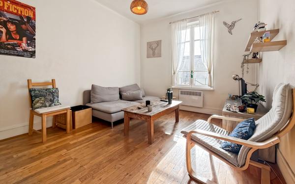 Appartement à vendre    2 pièces •  Lyon 8