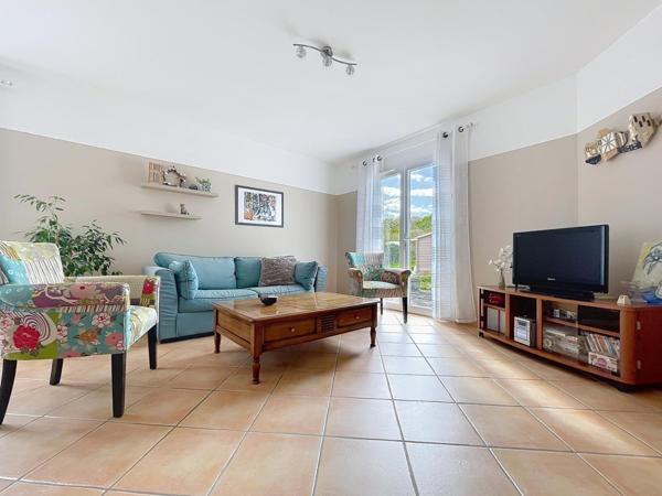 Maison de plain-pied quatre chambres avec jardin