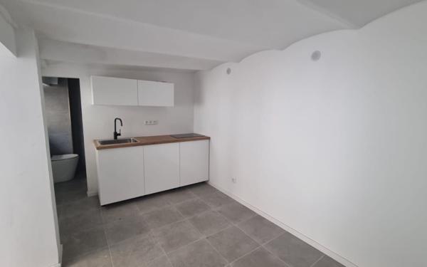 Appartement à vendre    1 pièce • 15,61 m2 Marseille 4