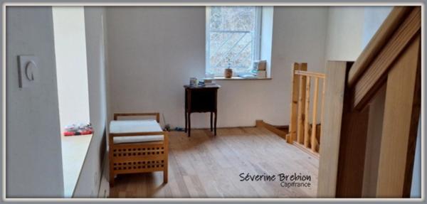 🏡 Maison en pierre de 166 m² avec ancien moulin et terrain de 1,8 hectare à Saint-Rémy-sur-Durolle