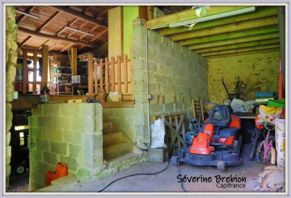 🏡 Maison en pierre de 166 m² avec ancien moulin et terrain de 1,8 hectare à Saint-Rémy-sur-Durolle