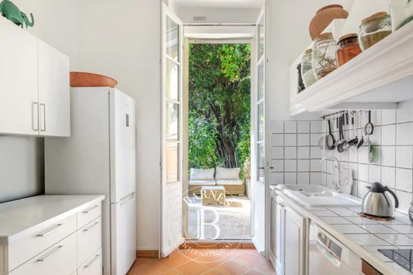 Marseille 8ème, Appartement 2 Chambres -  162 m² à vendre