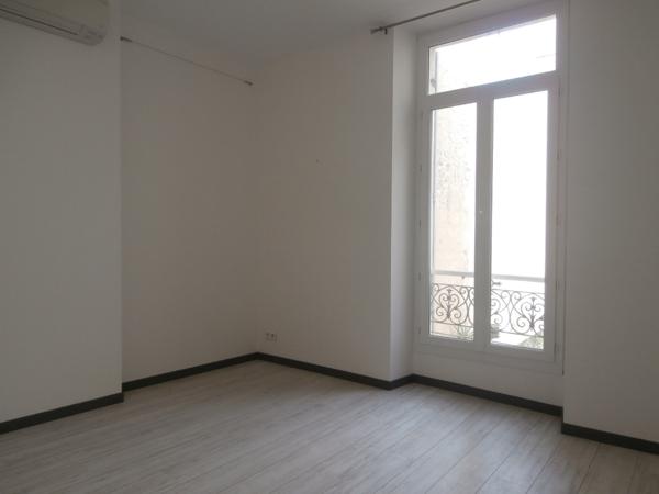 A louer Appartement de type 4 à Marseille 13006 Rue de Rome