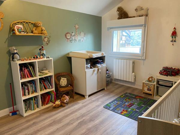 Maison prête à vivre à 6 kms de Lisieux - Terrain de 1200 m2 avec dépendance.