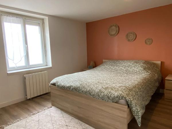 Maison prête à vivre à 6 kms de Lisieux - Terrain de 1200 m2 avec dépendance.