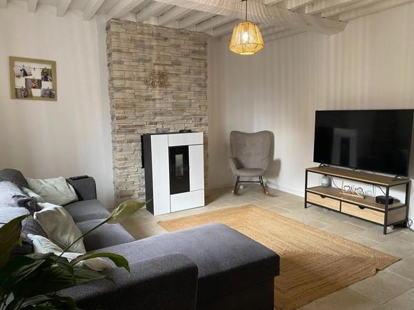Maison prête à vivre à 6 kms de Lisieux - Terrain de 1200 m2 avec dépendance.