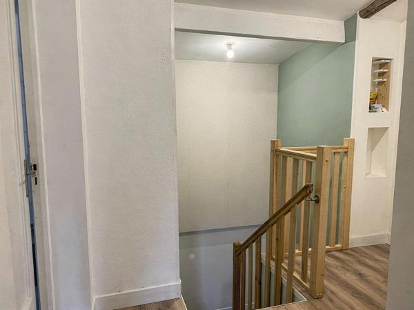 Maison prête à vivre à 6 kms de Lisieux - Terrain de 1200 m2 avec dépendance.