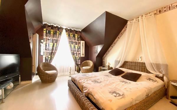 Maison à vendre    5 pièces •  Épône