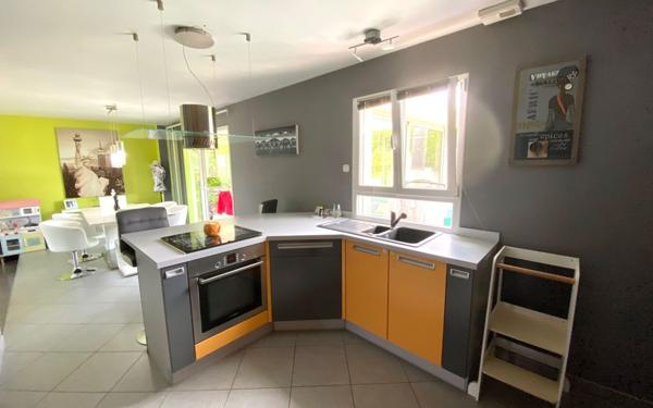 Maison à vendre    5 pièces •  Épône