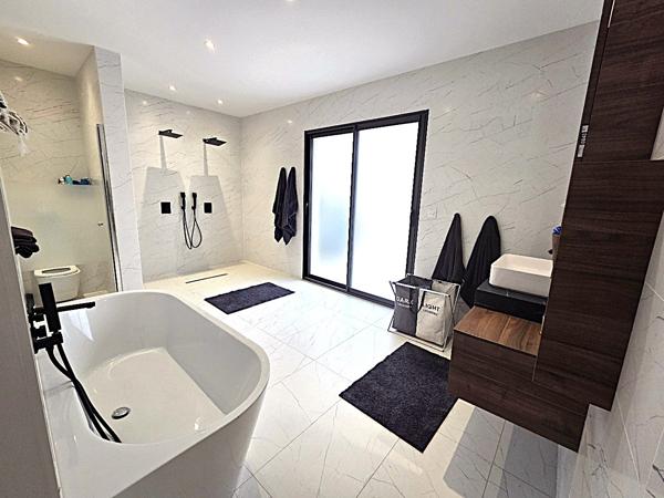 Maison 7 pièces 231.38 m2