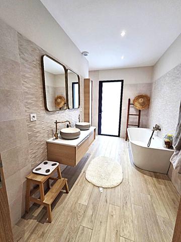 Maison 7 pièces 231.38 m2