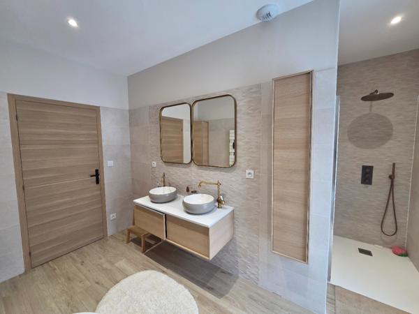 Maison 7 pièces 231.38 m2