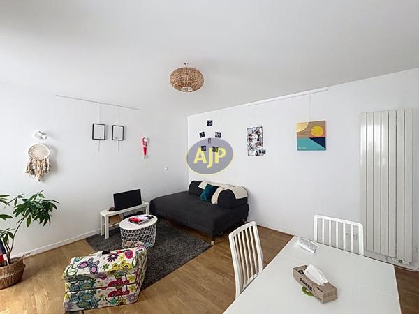 Appartement à vendre Paris 15eme - 2 pièces, 35m² avec 1 chambre(s) à 395 000€ - AJP Immobilier Paris 15 - Agence Pernet