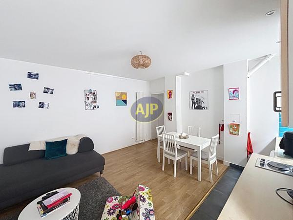 Appartement à vendre Paris 15eme - 2 pièces, 35m² avec 1 chambre(s) à 395 000€ - AJP Immobilier Paris 15 - Agence Pernet