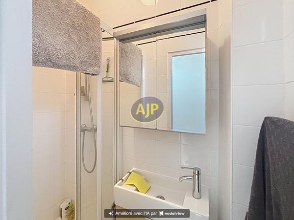 Appartement à vendre Paris 15eme - 2 pièces, 35m² avec 1 chambre(s) à 395 000€ - AJP Immobilier Paris 15 - Agence Pernet