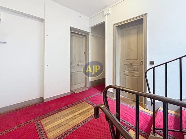Appartement à vendre Paris 15eme - 2 pièces, 35m² avec 1 chambre(s) à 395 000€ - AJP Immobilier Paris 15 - Agence Pernet