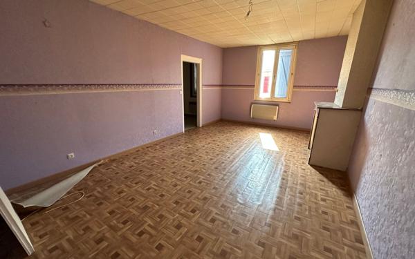 Maison à vendre    4 pièces •  Combles-en-Barrois