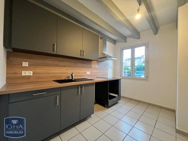 Maison à louer 4 pièces 70.04m² Neuville-de-Poitou (86170)