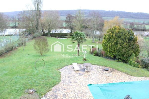 GRANDE MAISON FAMILIALE AVEC PISCINE ET VUE SUR LA MARNE 10 MN DE LA GARE CHATEAU-THIERRY