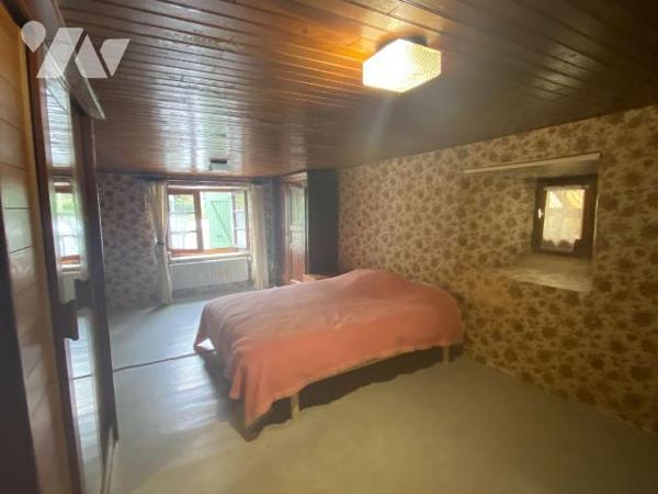 A vendre, à Jaleyrac (CANTAL), dans un petit hameau calme et verdoyant, sans vis à vis mais à p...