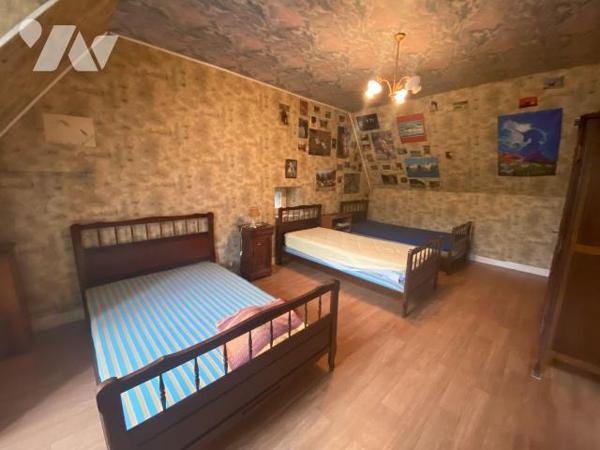 A vendre, à Jaleyrac (CANTAL), dans un petit hameau calme et verdoyant, sans vis à vis mais à p...