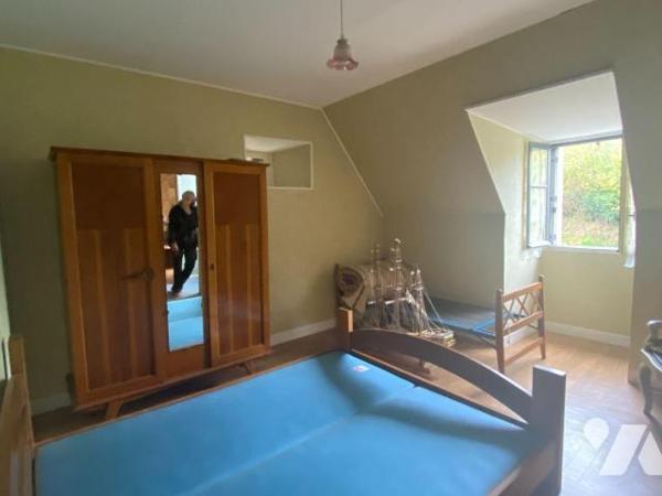 A vendre, à Jaleyrac (CANTAL), dans un petit hameau calme et verdoyant, sans vis à vis mais à p...