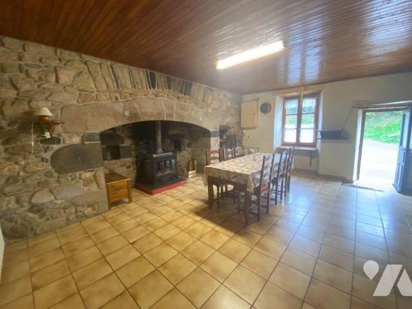 A vendre, à Jaleyrac (CANTAL), dans un petit hameau calme et verdoyant, sans vis à vis mais à p...