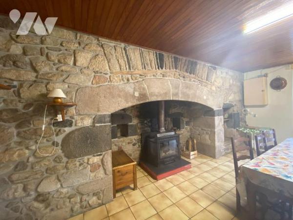 A vendre, à Jaleyrac (CANTAL), dans un petit hameau calme et verdoyant, sans vis à vis mais à p...