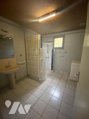 A vendre, à Jaleyrac (CANTAL), dans un petit hameau calme et verdoyant, sans vis à vis mais à p...