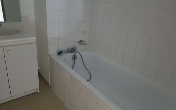 Appartement à louer    2 pièces •  Nîmes