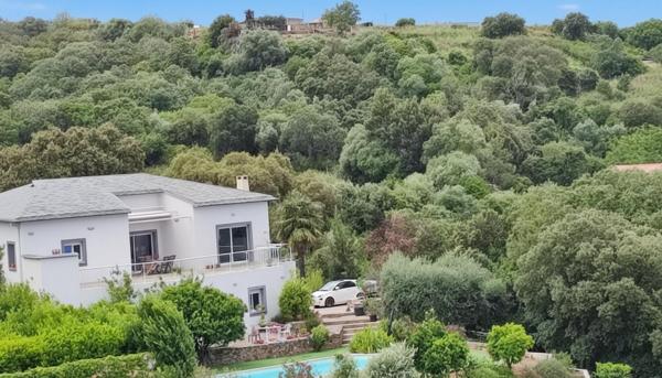 propriété de prestige alliant vue mer et montagne