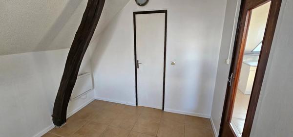 Vente                                                      Appartement
                        
                     2 pièces                      28 m2                     à Thorigny-sur-Oreuse
