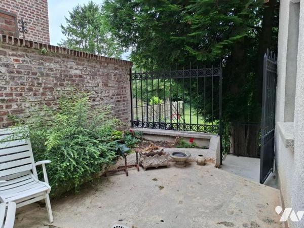 Jolie maison bourgeoise à vendre sur la commune de SAINT LAURENT BLANGY située à 10 mn à pieds ...