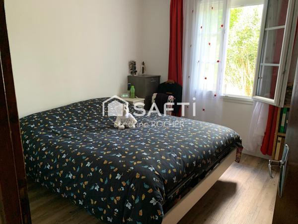 Maison de 1988 à fort potentiel – Sous-sol aménageable et  jardin de 1700 M² – Thénac