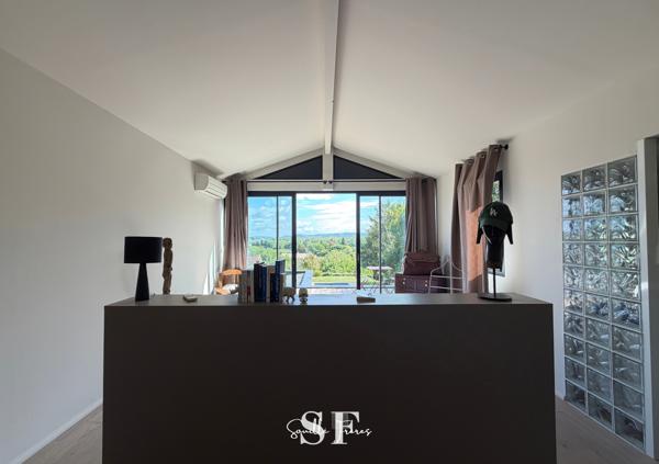 Maison 5 pièce(s) 3 chambre(s) 208 m²