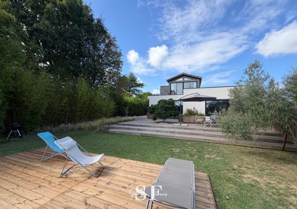 Maison 5 pièce(s) 3 chambre(s) 208 m²
