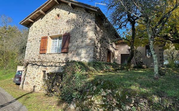 Maison à vendre    1 pièce •  Roussines