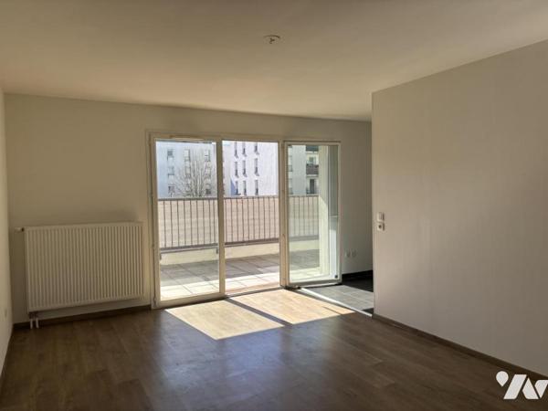 TOURCOING secteur Blanc Seau T2 52m² avec grande terrasse et parking