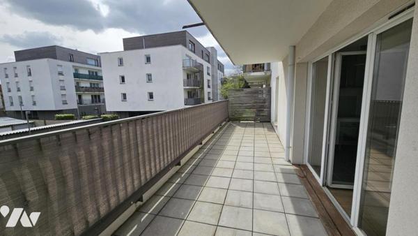 TOURCOING secteur Blanc Seau T2 52m² avec grande terrasse et parking